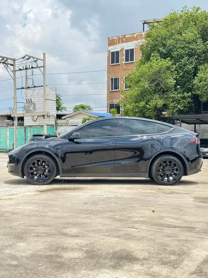 2022 Tesla Model Y 2
