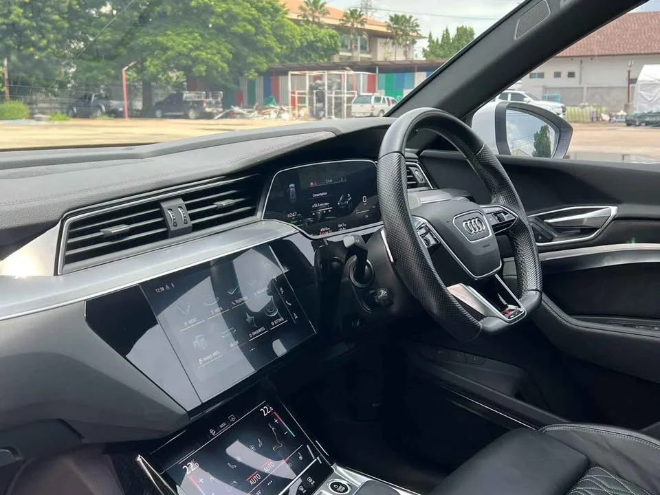 2020 Audi Q8 e-tron 3