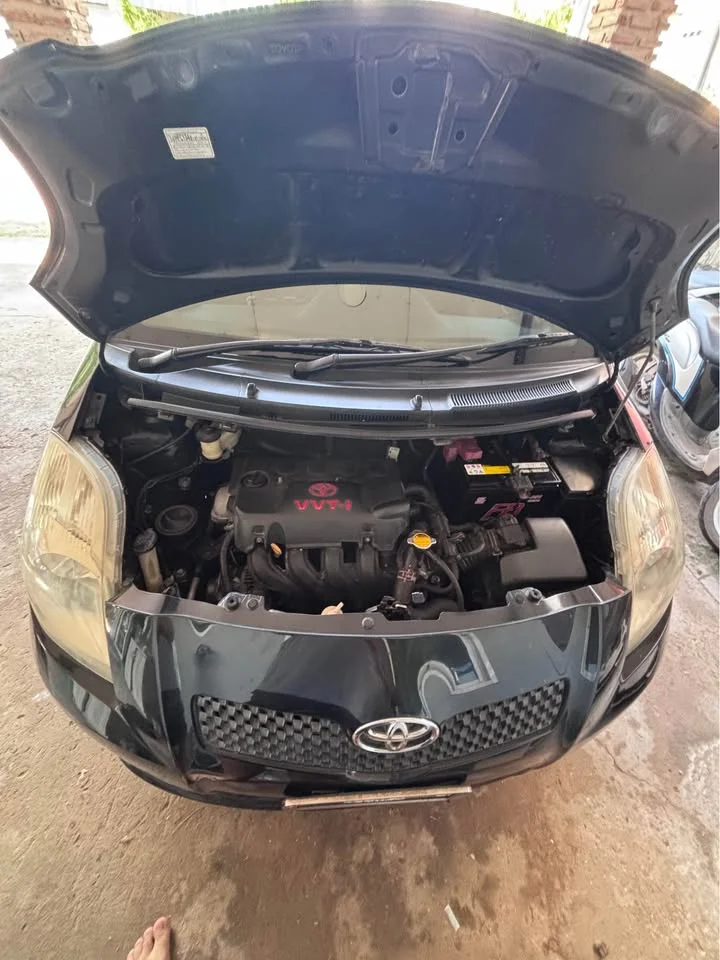 2009 Toyota Yaris II 2