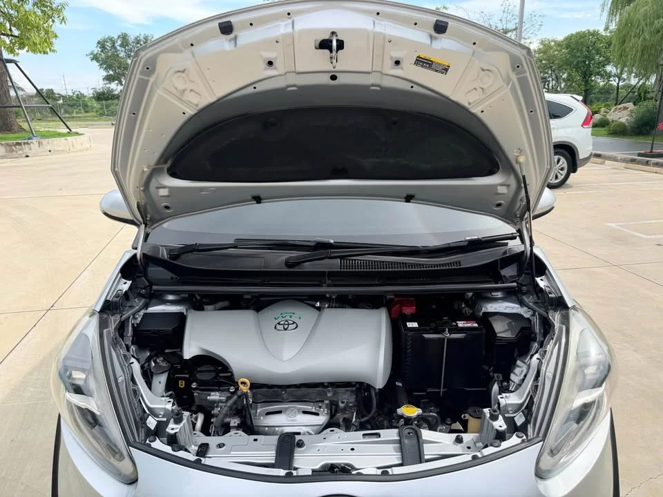2017 Toyota Sienta II 2