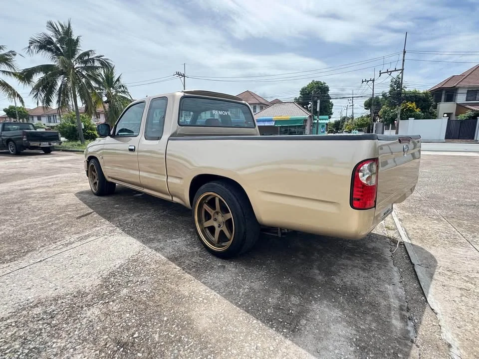 2004 Toyota Hilux Tiger VI 3