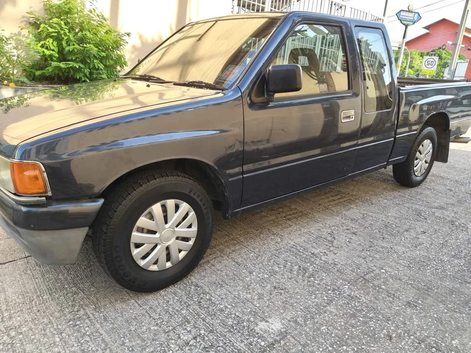 1994 Isuzu TFR III 2