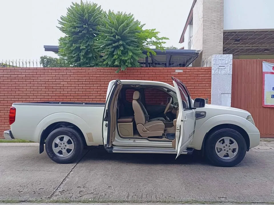 2010 Nissan Navara II 3