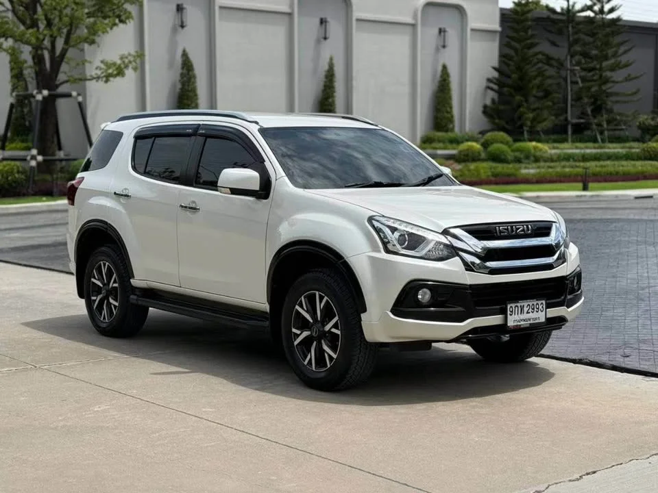 2020 Isuzu MU-X I 2