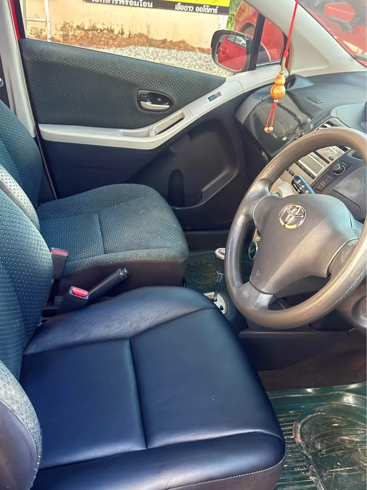 2008 Toyota Yaris II 2