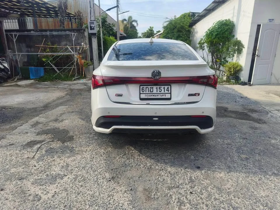 2017 MG 5 I  2