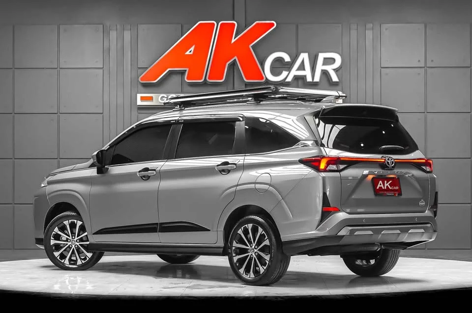 2023 Toyota Veloz III 2