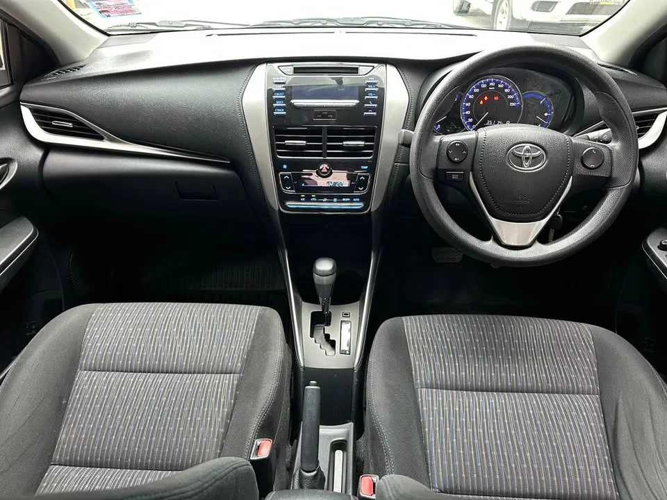 2017 Toyota Yaris ATIV III 2