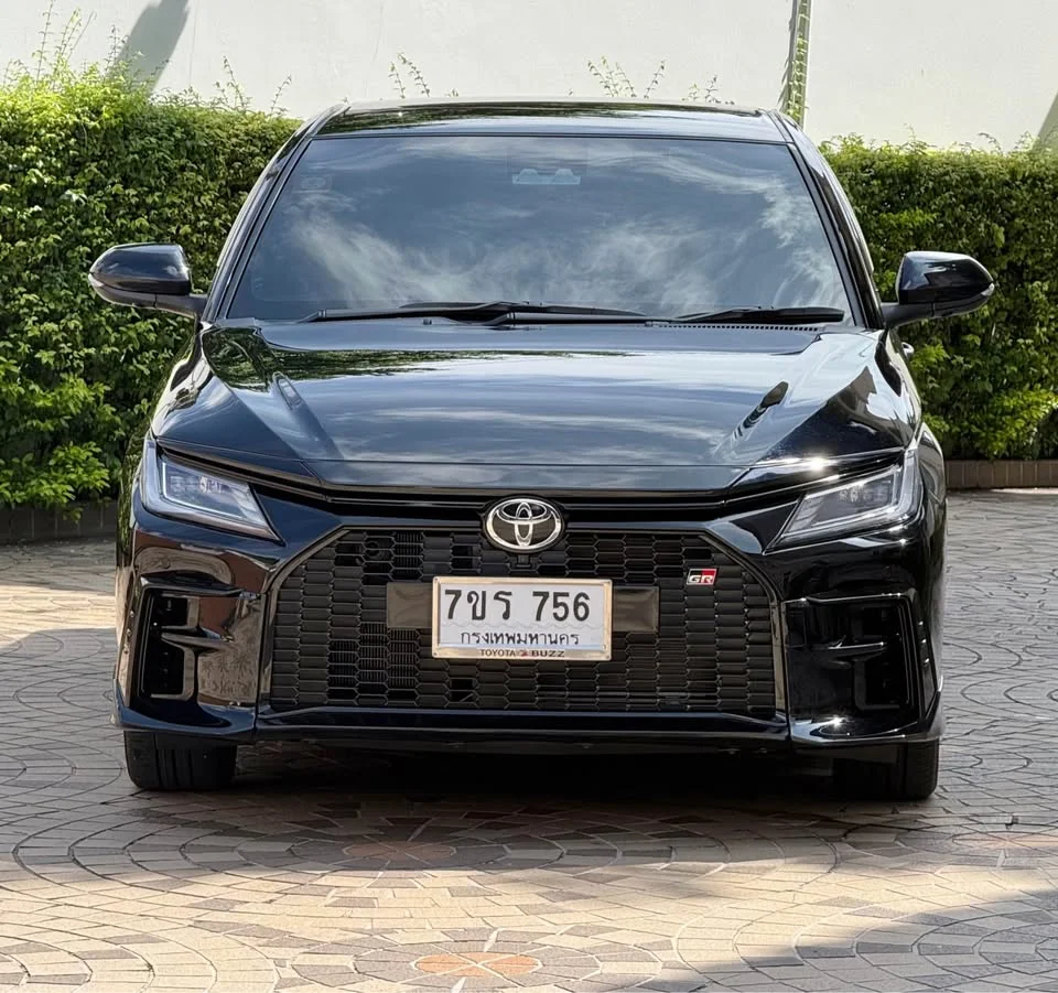 2025 Toyota Yaris ATIV IV 3