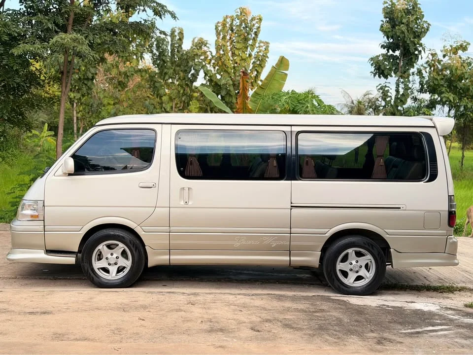 2002 Toyota Commuter IV (H100) 2