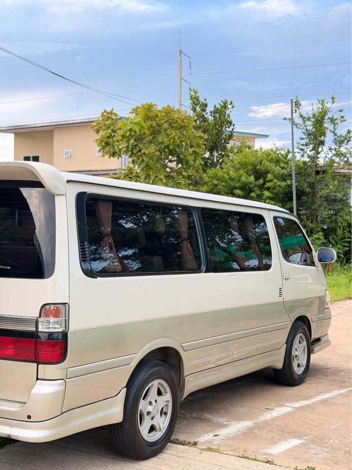 2002 Toyota Commuter IV (H100) 3