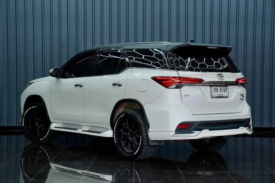 2017 Toyota Fortuner II 2