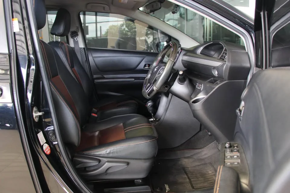 2017 Toyota Sienta II 3