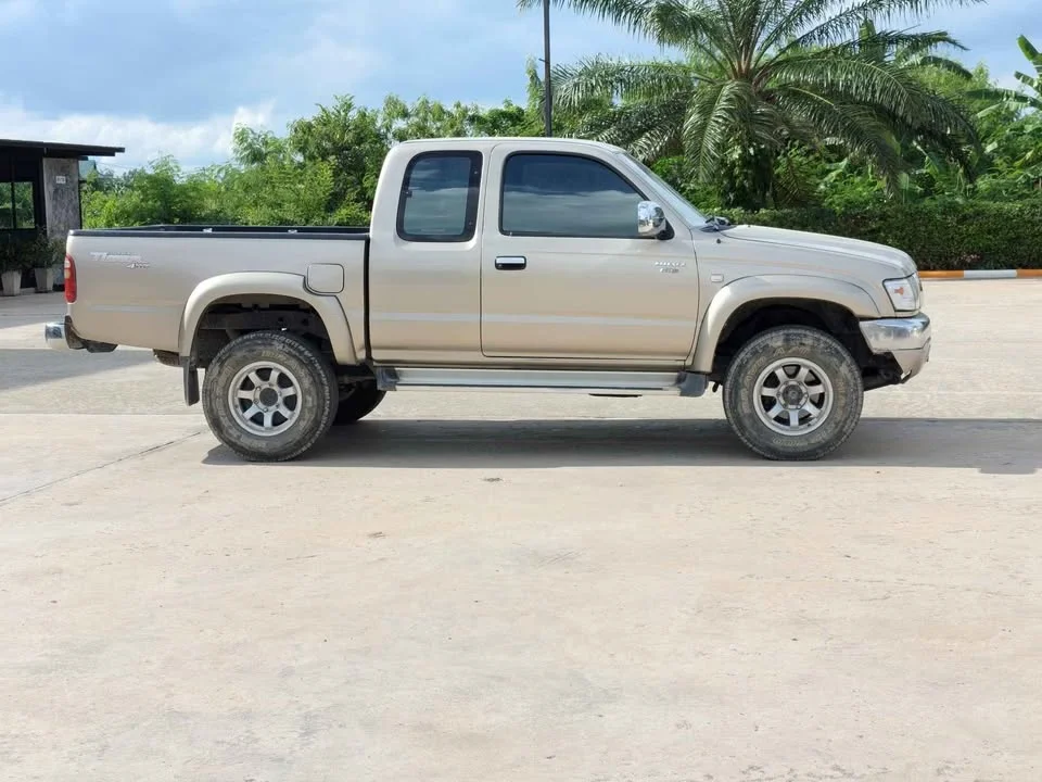 2003 Toyota Hilux Tiger VI 3