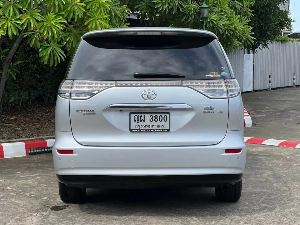 2008 Toyota Estima III 2