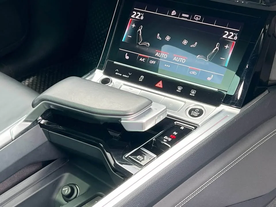 2021 Audi Q8 e-tron 2