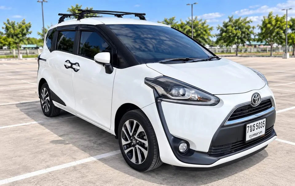 2017 Toyota Sienta II 2