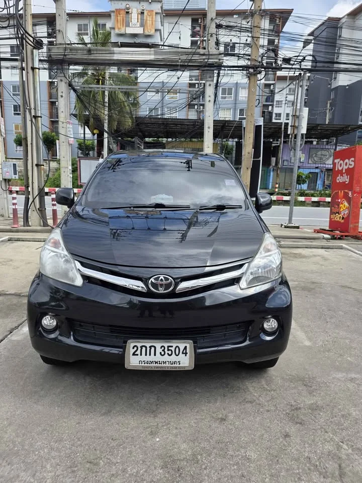 2013 Toyota Avanza II 2
