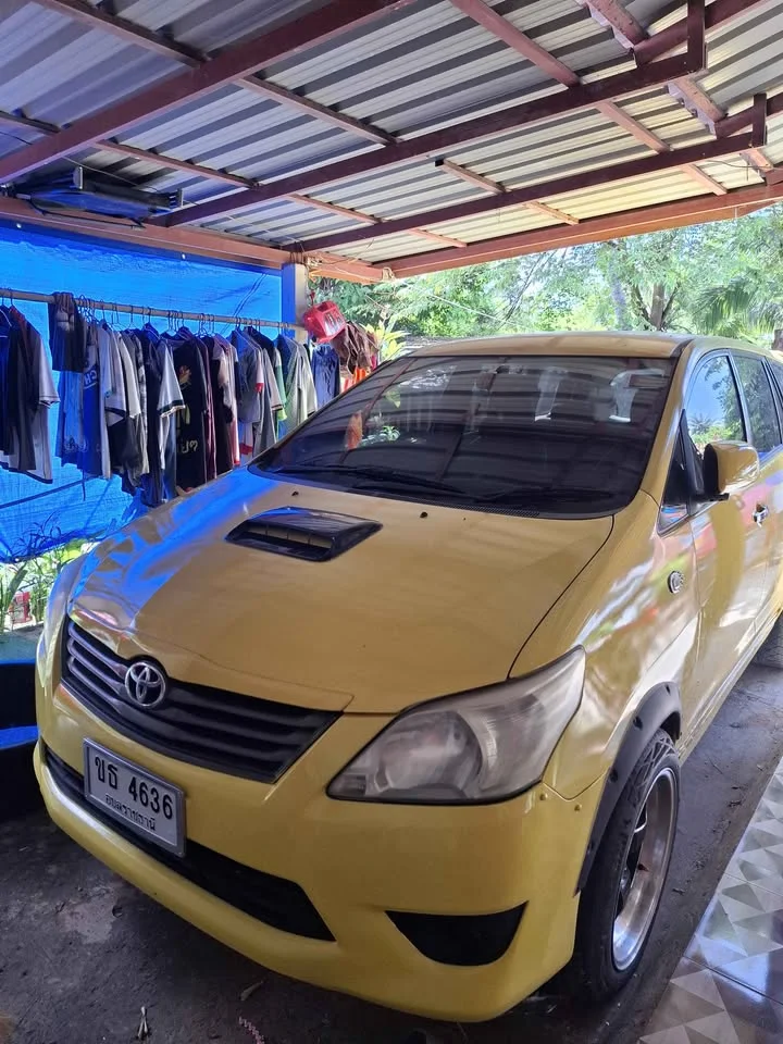 2013 Toyota Innova I 2