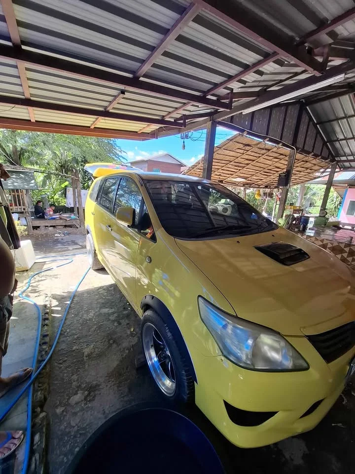 2013 Toyota Innova I 3