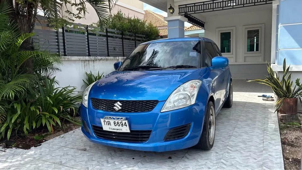 2015 Suzuki Swift II 2