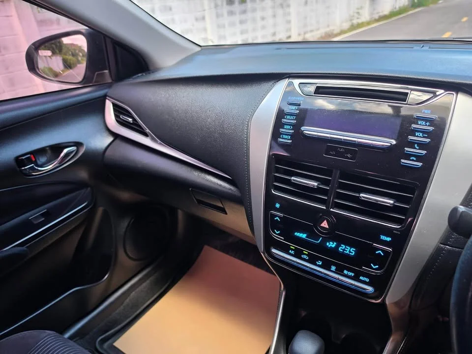 2017 Toyota Yaris ATIV III 3