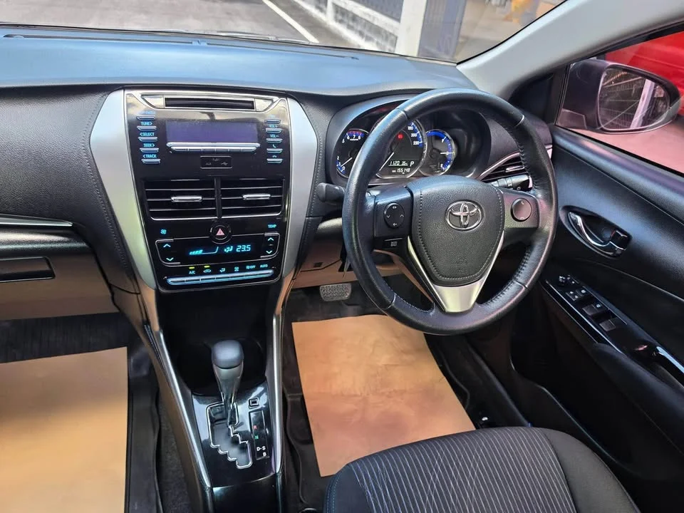 2017 Toyota Yaris ATIV III 2