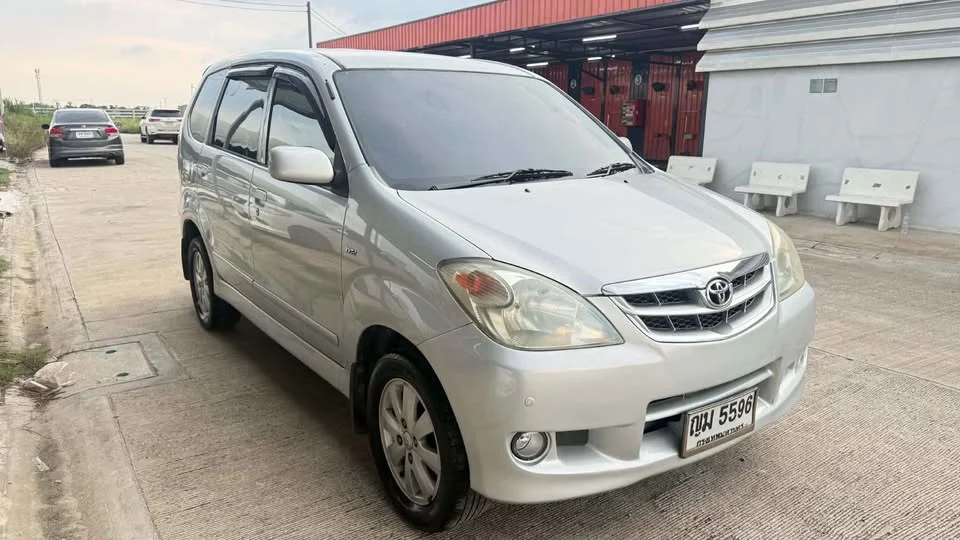 2011 Toyota Avanza I 2