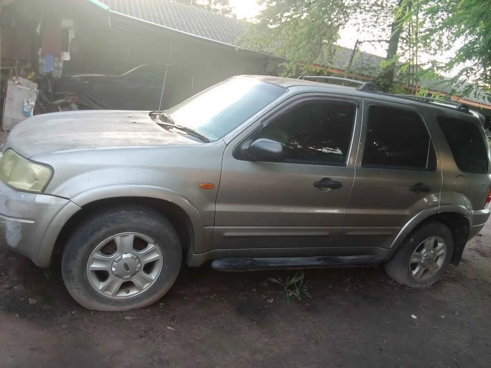 2004 Ford Escape I 2