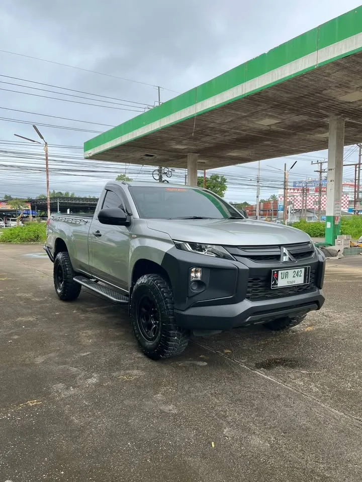 2022 Mitsubishi Triton V 3