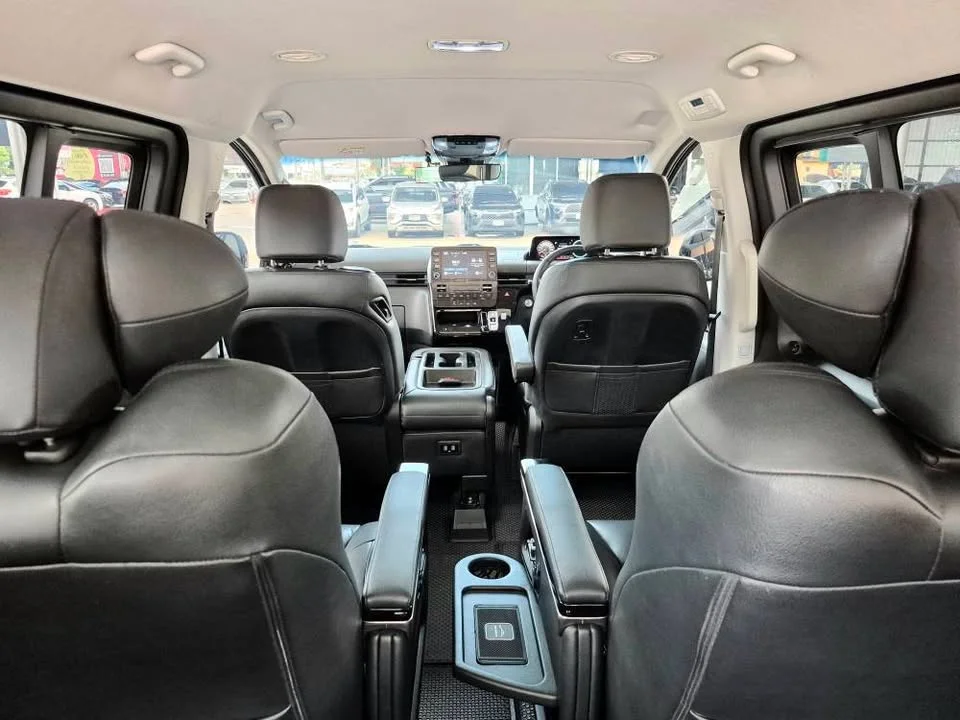 2023 Hyundai Staria US4 3