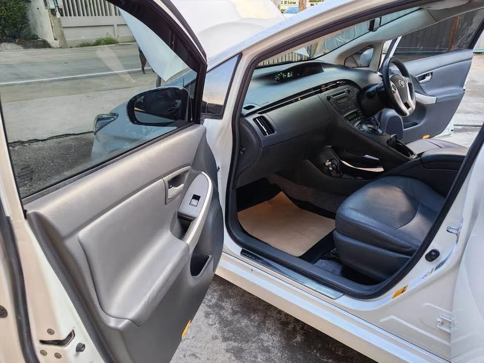 2012 Toyota Prius III 3