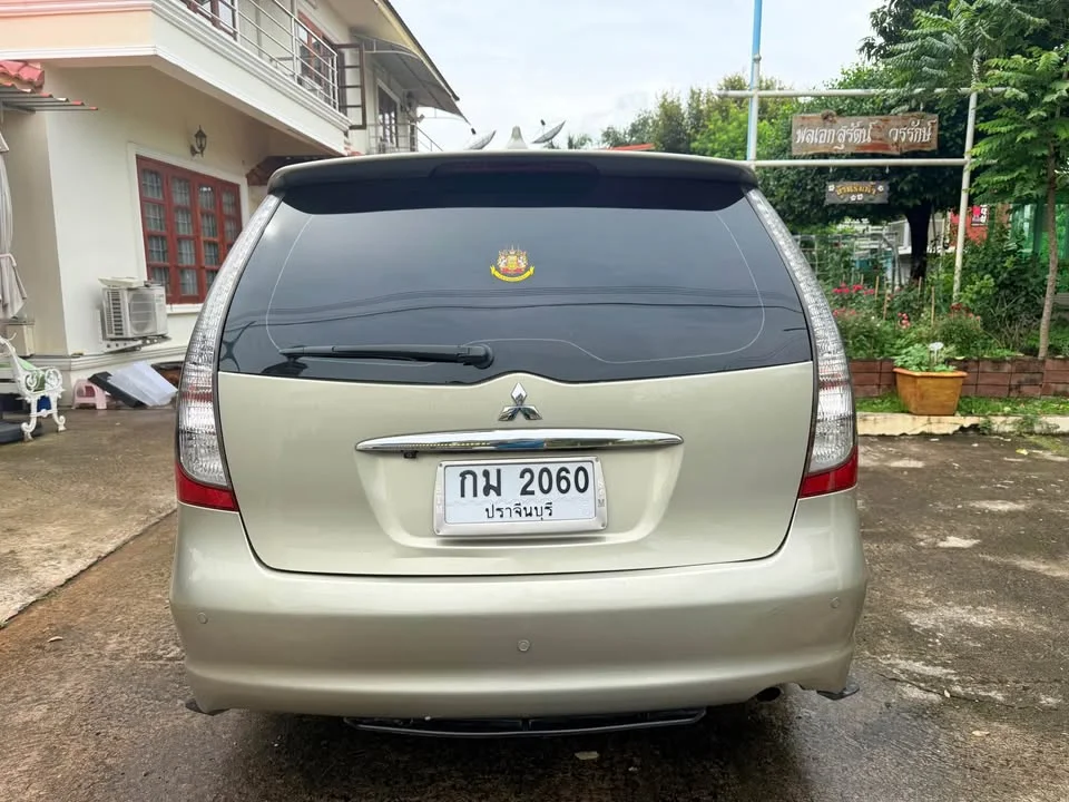 2008 Mitsubishi Space Wagon IV 3