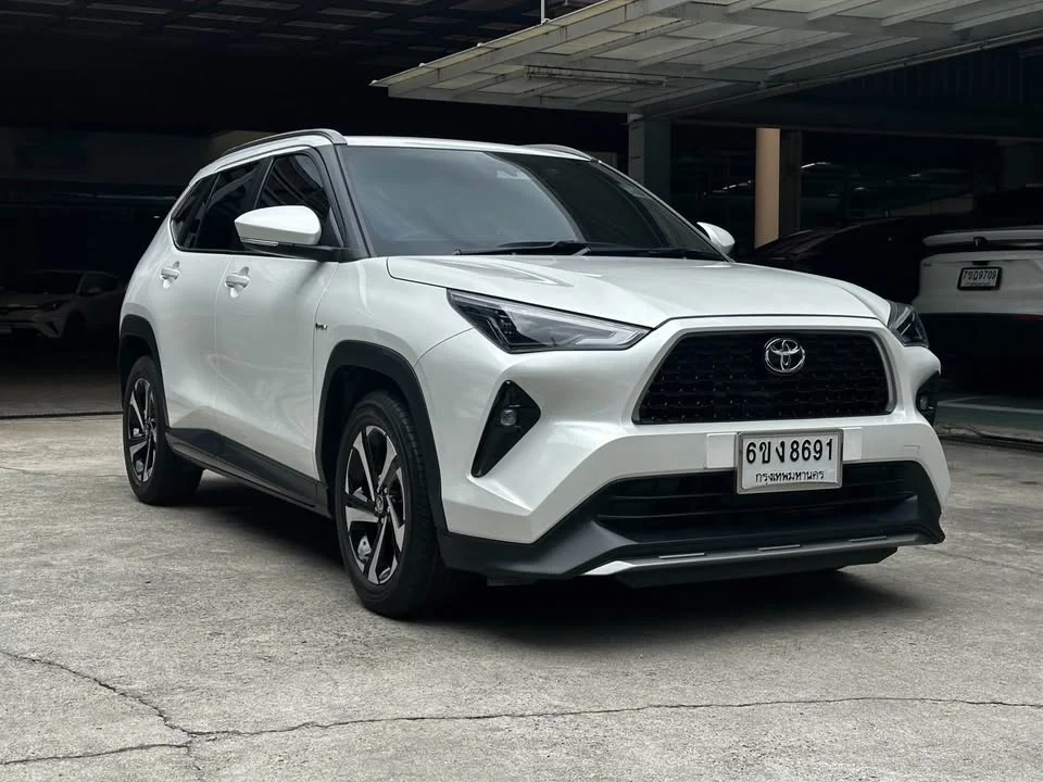 2024 Toyota Yaris Cross AC200 3