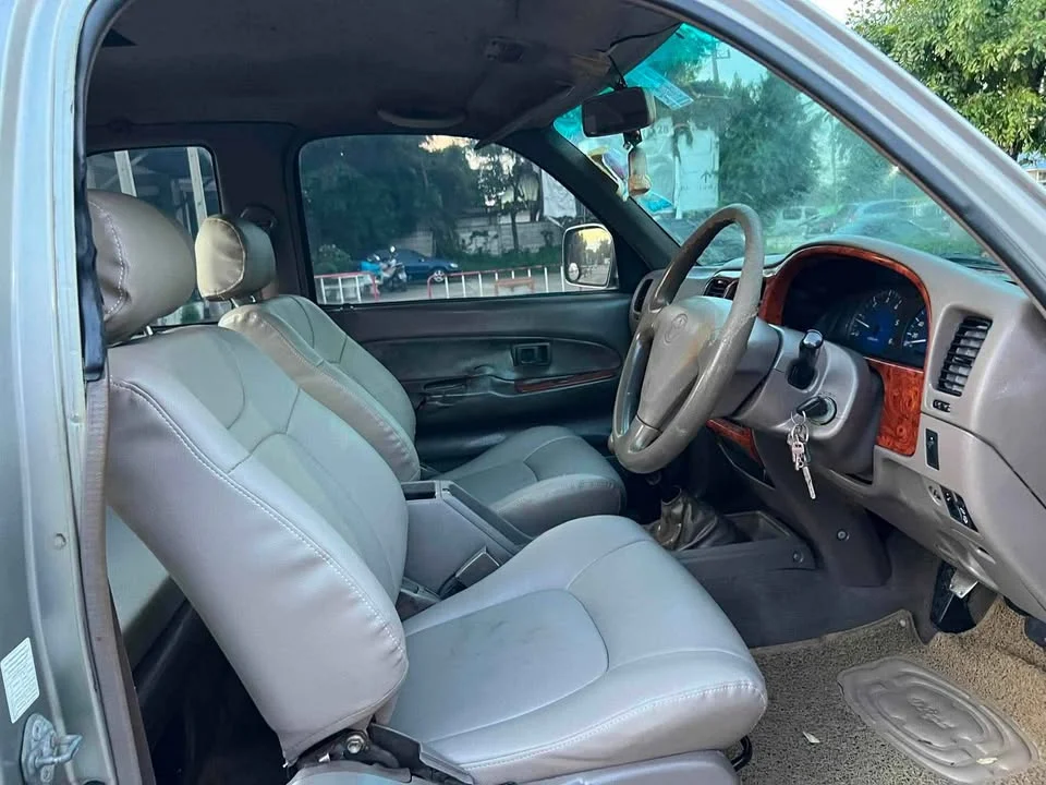 2004 Toyota Hilux Tiger VI 2