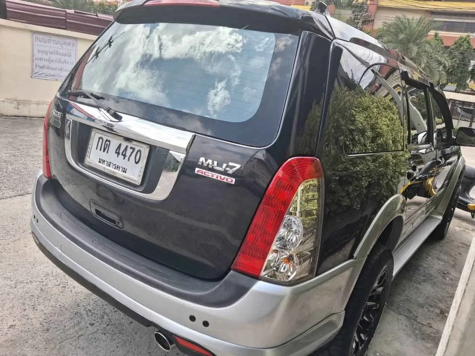 2008 Isuzu MU-7 2