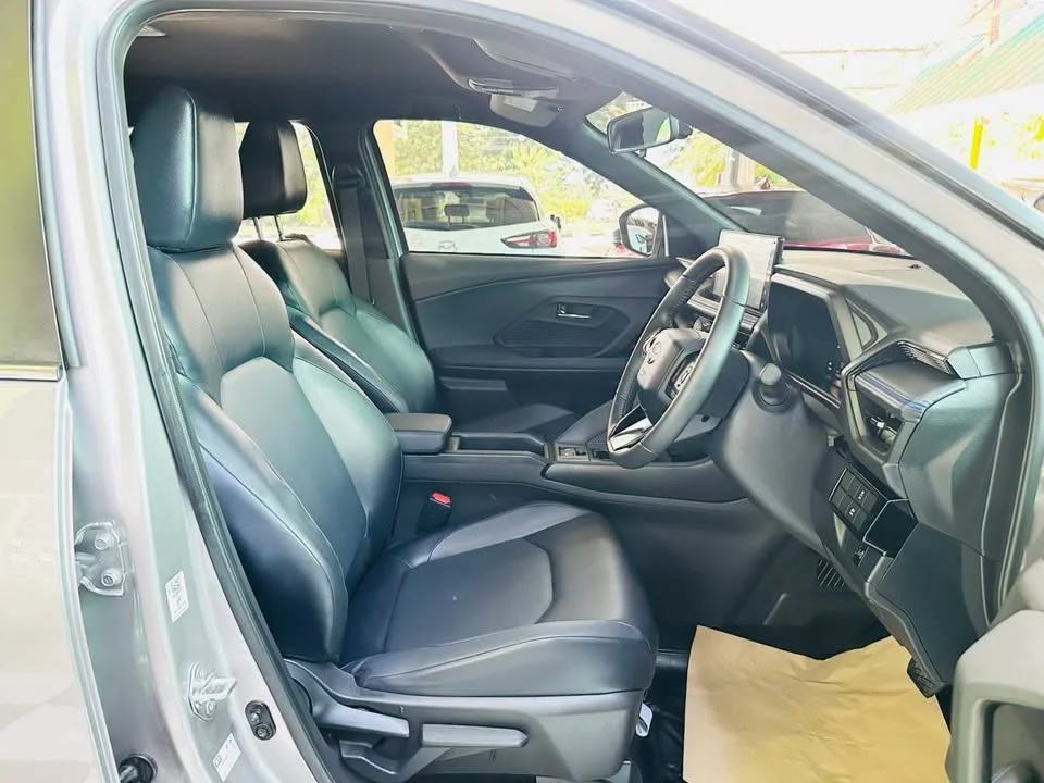 2025 Toyota Yaris Cross AC200 2