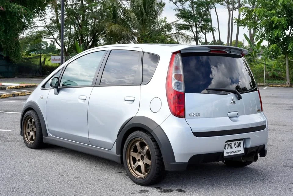 2011 Mitsubishi Colt Z30, V 2