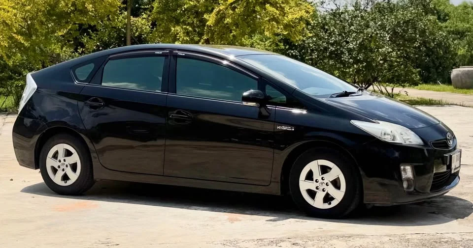 2011 Toyota Prius III 2