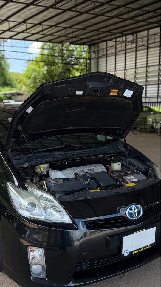 2011 Toyota Prius III 3