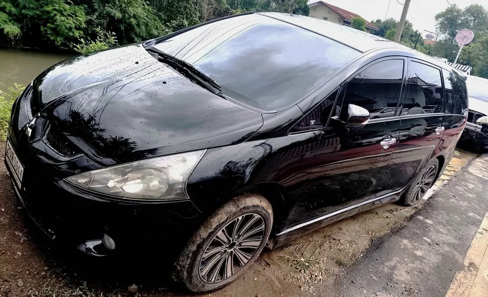 2008 Mitsubishi Space Wagon IV 3