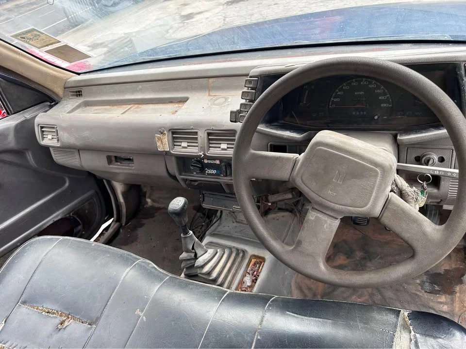 1991 Isuzu TFR III 2