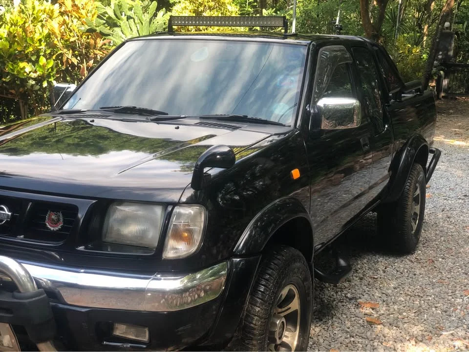 2003 Nissan Frontier I 2