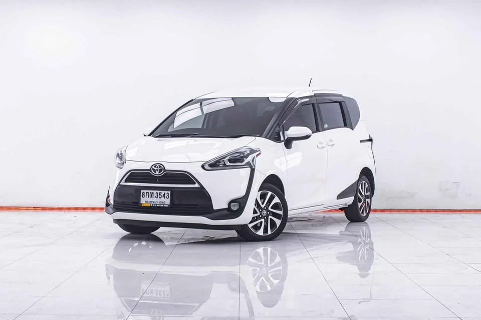 2019 Toyota Sienta II 3