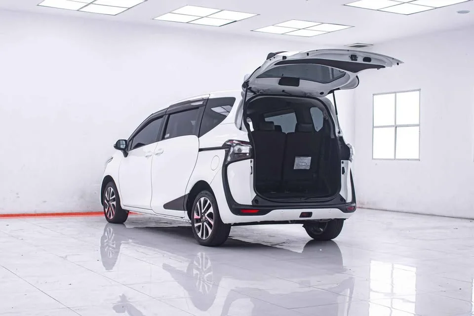 2019 Toyota Sienta II 2