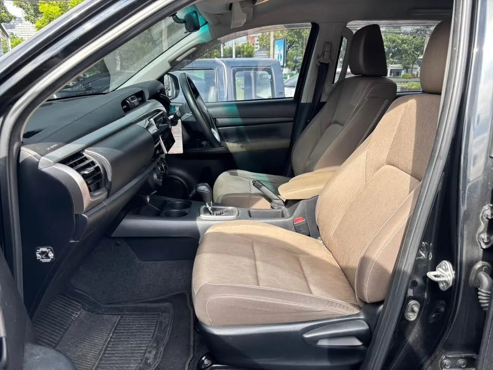 2015 Toyota Hilux VIII 2