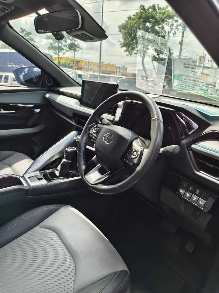 2024 Toyota Yaris Cross AC200 3