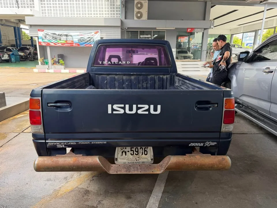 1993 Isuzu TFR III 3