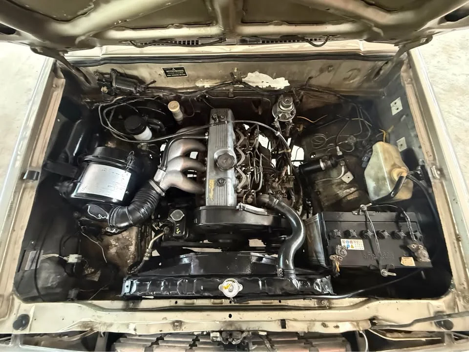 1994 Mitsubishi Triton II 2