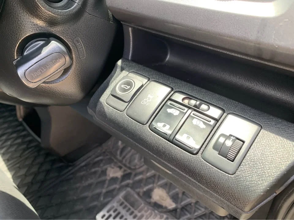 2012 Honda Stepwgn IV 2